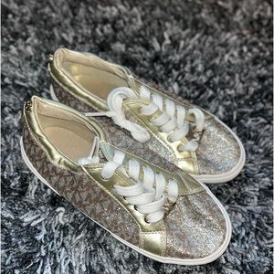 NWOT - Kids Michael KORS gold sneakers